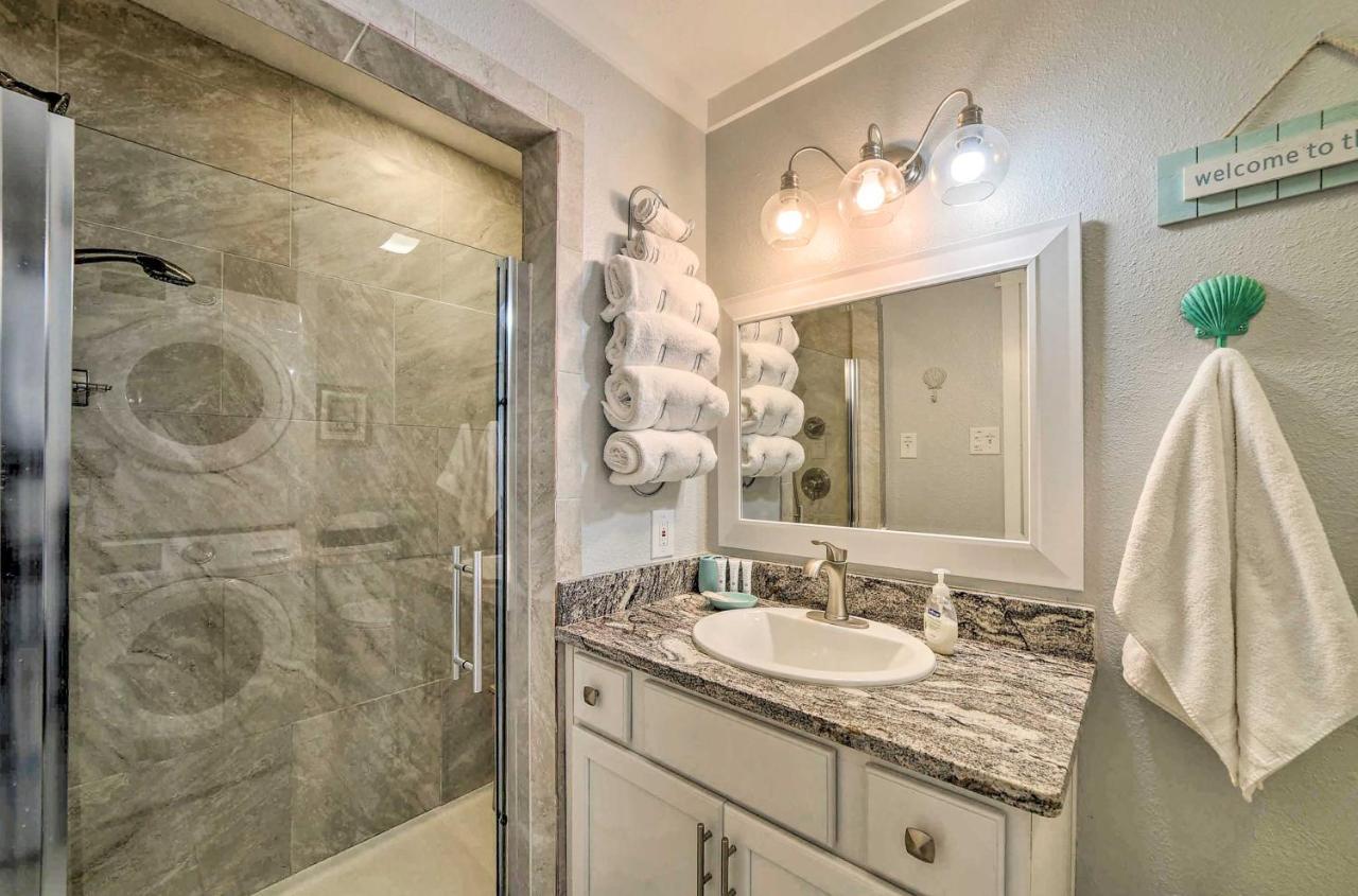 Port Aransas Condo With Outdoor Pool - Pets Welcome! Mustang Beach Bagian luar foto